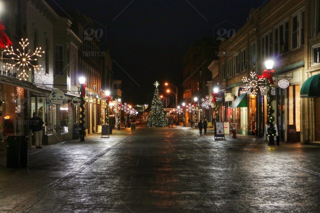 stock photo walking couple star shopping christmas downtown lights stroll holidays b89513b9 eb4d 4034 8d18 05af98b87549 New Jersey